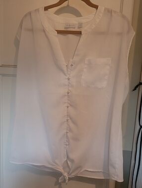 New York & Company Cream Sleeveless Button-Front Tie Hem Blouse